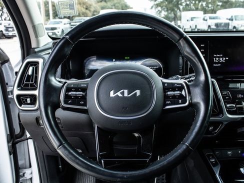 Used 2022 Kia Sorento SX Prestige image 9