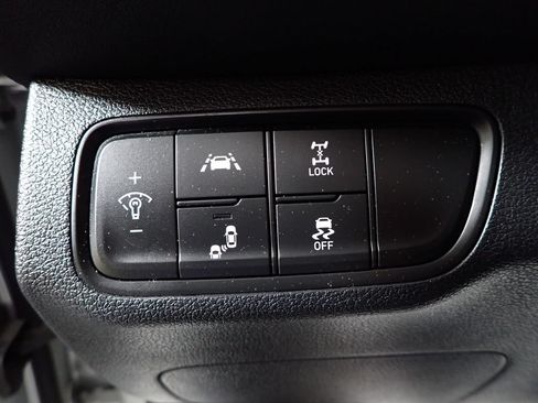 Used 2019 Hyundai Santa Fe SE AWD/4WD image 18