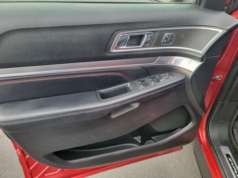 Used 2017 Ford Explorer Sport w/ Equipment Group 401A image 10