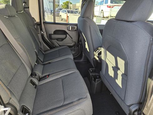 New 2026 Jeep Gladiator Sport image 30