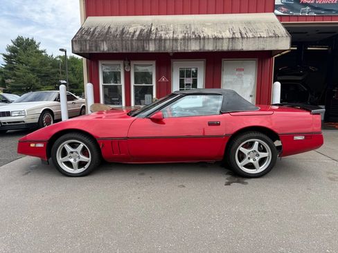 Used 1988 Chevrolet Corvette Convertible RWD image 2