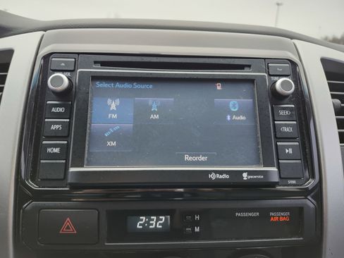 Used 2014 Toyota Tacoma 4x4 Double Cab w/ TRD Off-Road Package image 4