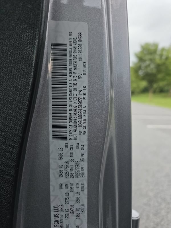 Used 2017 Jeep Wrangler Unlimited Sport w/ Connectivity Group AWD/4WD image 35