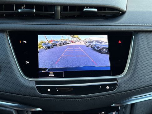 New 2025 Cadillac XT5 Luxury image 25