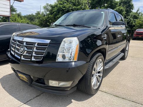 Used 2012 Cadillac Escalade EXT Luxury AWD/4WD image 1