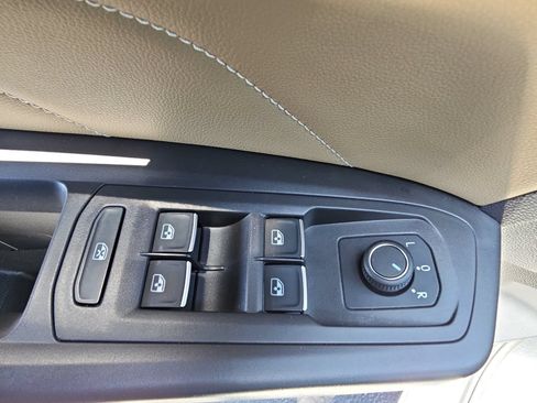 Used 2023 Volkswagen Atlas Cross Sport SE FWD image 27