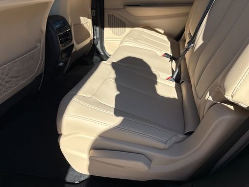 New 2025 Jeep Grand Cherokee L Limited w/ Black Appearance Package AWD/4WD image 19