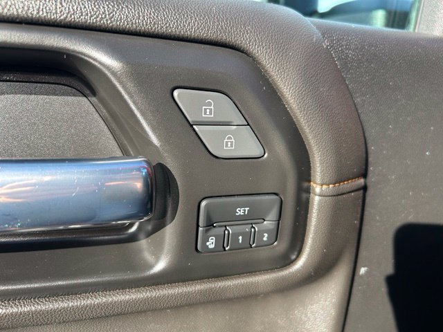 Used 2022 GMC Sierra 3500 AT4 w/ AT4 Preferred Package AWD/4WD image 30