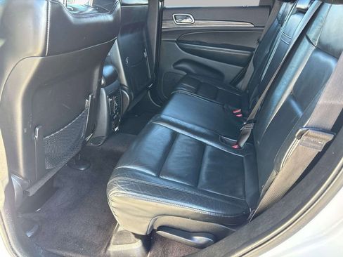 Used 2019 Jeep Grand Cherokee Limited image 9