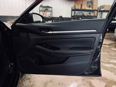 Used 2023 Nissan Altima 2.5 SR image 14