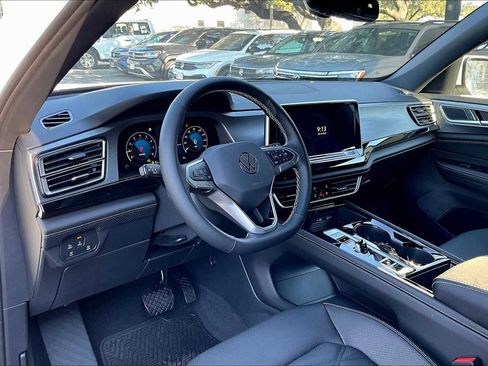 New 2026 Volkswagen Atlas Cross Sport SE FWD image 8