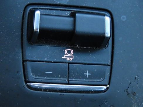 Used 2026 GMC Sierra 2500 AT4X image 33