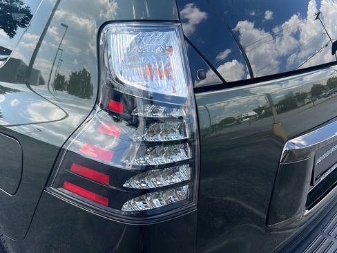 Used 2023 Lexus GX 460 w/ Black Line Special Edition AWD/4WD image 12
