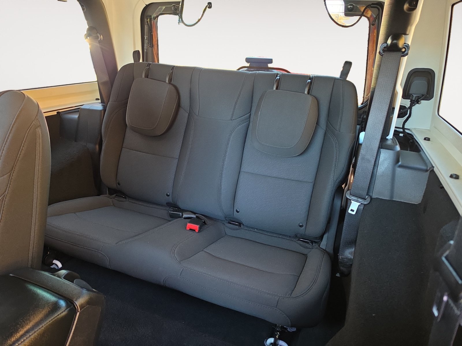 Used 2022 Jeep Wrangler Sport AWD/4WD image 13