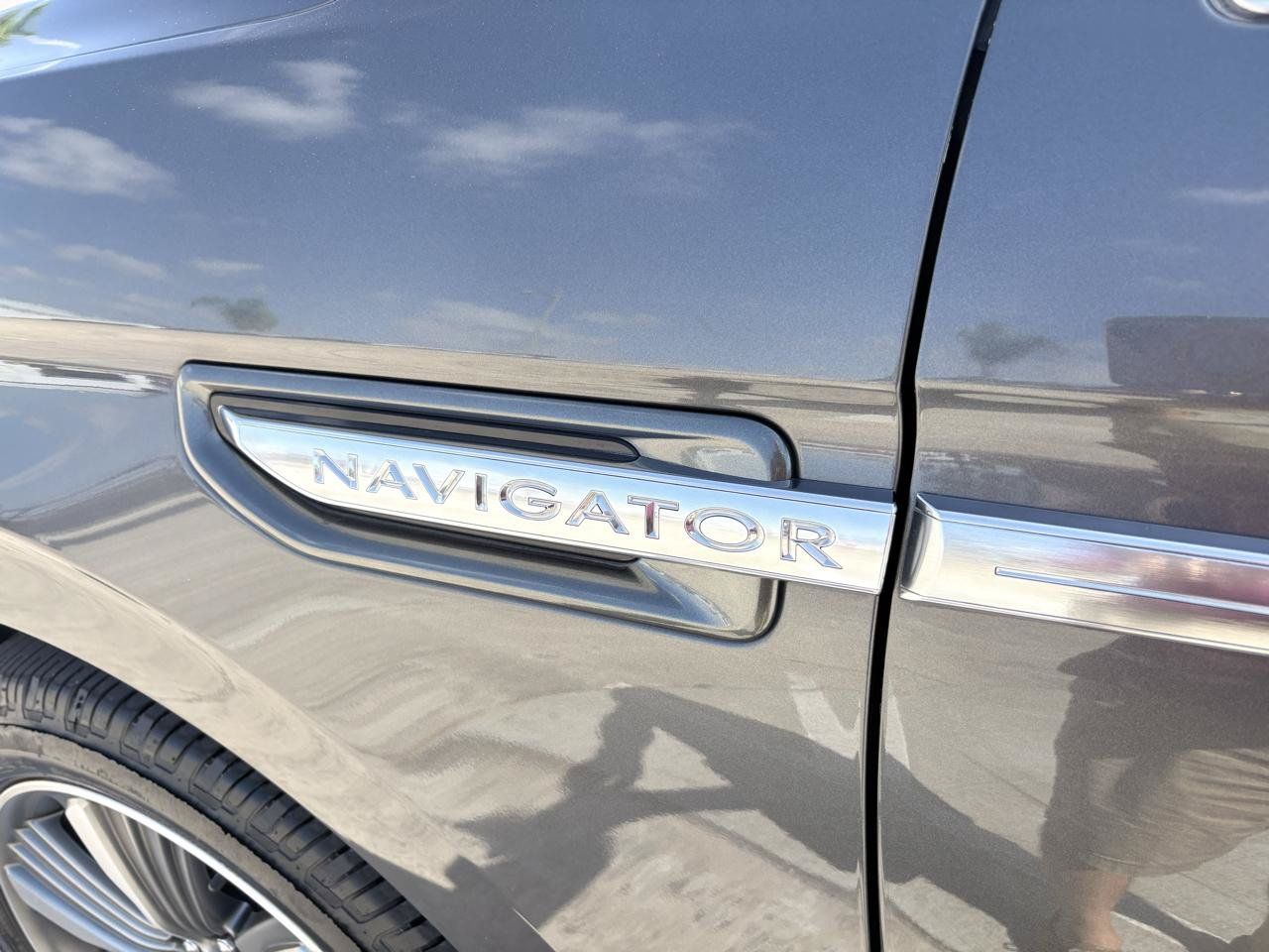 Used 2018 Lincoln Navigator Select w/ Technology Package RWD image 31