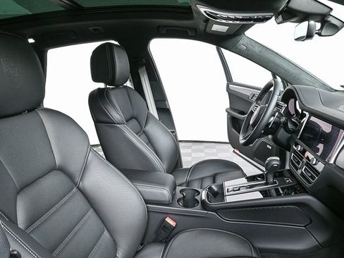 New 2026 Porsche Macan GTS image 29