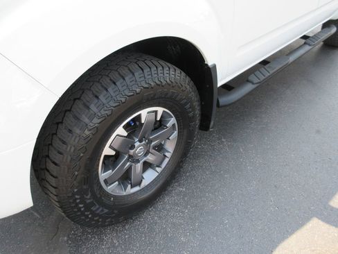 Used 2016 Nissan Frontier PRO-4X AWD/4WD image 15