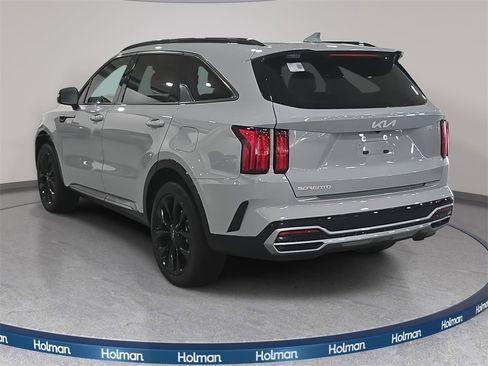 Used 2023 Kia Sorento SX image 8
