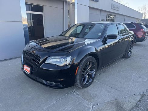 Used 2023 Chrysler 300 S image 2