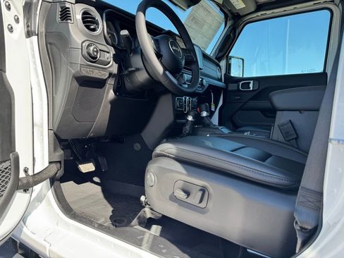 New 2026 Jeep Gladiator Sport image 10