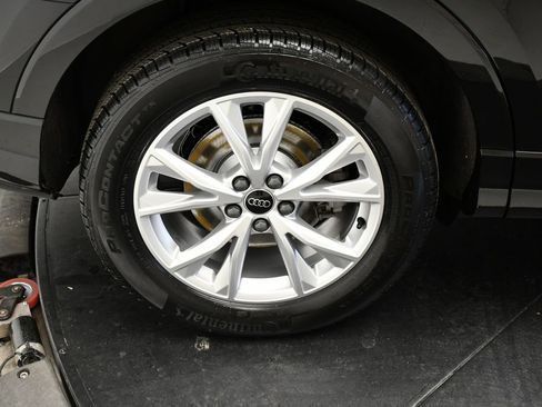 Certified 2023 Audi Q3 2.0T Premium w/ Convenience Package AWD/4WD image 18