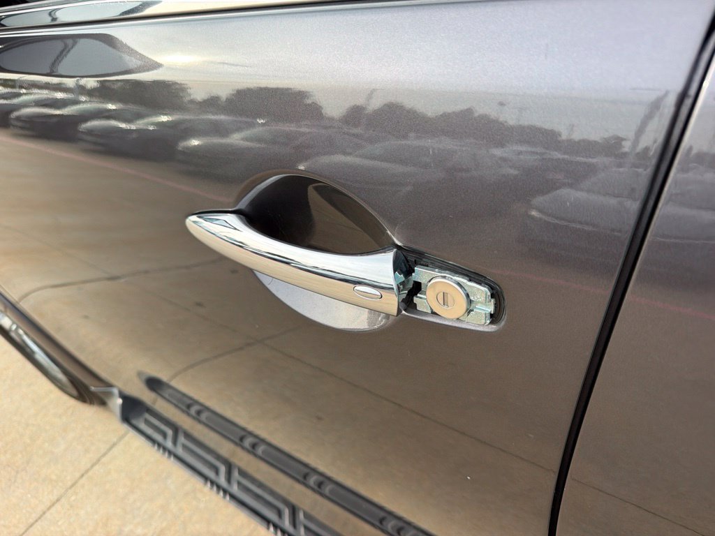 Used 2024 INFINITI QX80 Luxe RWD image 11