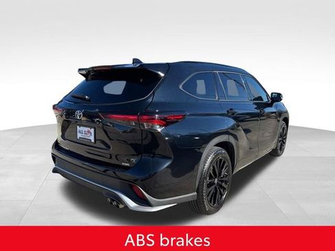Used 2024 Toyota Highlander XSE image 9