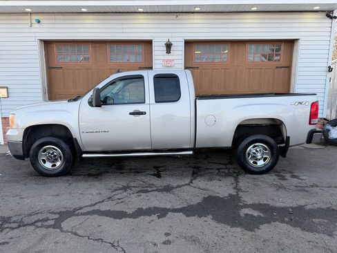 Used 2007 GMC Sierra 2500 SLE w/ Snow Plow Prep Package image 6