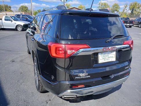 Used 2019 GMC Acadia Denali image 3
