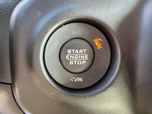 Used 2022 Jeep Wrangler Unlimited Sahara w/ Cold Weather Group AWD/4WD image 21