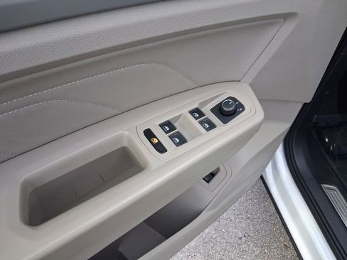 Used 2023 Volkswagen Atlas SE FWD image 17