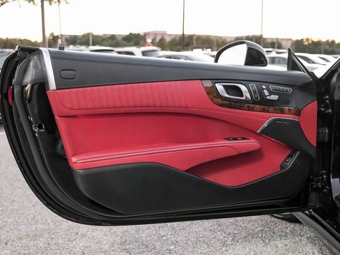 Used 2016 Mercedes-Benz SL 550 image 41