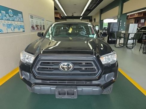 Used 2022 Toyota Tacoma SR AWD/4WD image 2