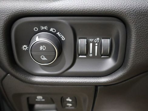 Used 2023 RAM 1500 Laramie image 32