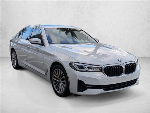 Used 2021 BMW 540i w/ Premium Package image 3