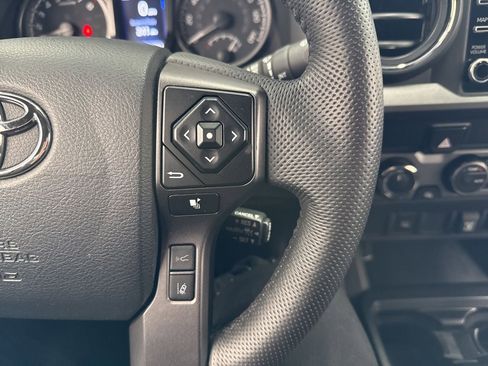Used 2023 Toyota Tacoma TRD Off-Road AWD/4WD image 20