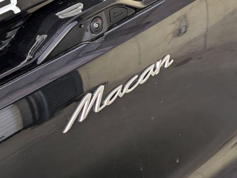 Certified 2025 Porsche Macan Electric image 18