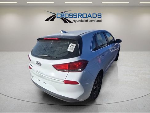Used 2018 Hyundai Elantra GT image 14