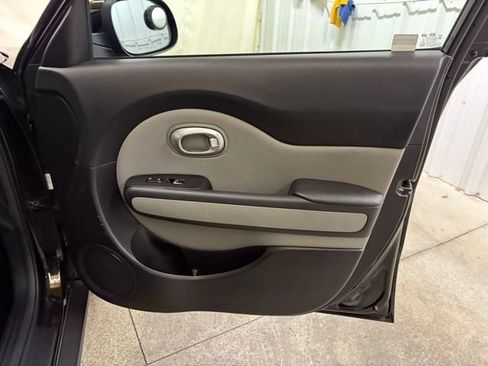 Used 2019 Kia Soul FWD image 25
