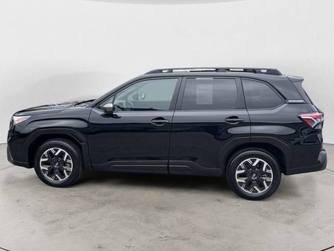 Certified 2025 Subaru Forester Premium AWD/4WD image 8