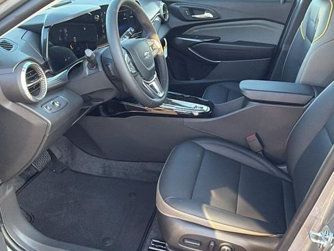 New 2026 Chevrolet Trax ACTIV w/ Sunroof Package FWD image 16