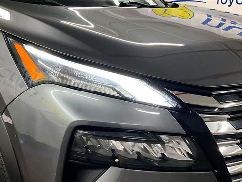 Used 2024 Nissan Rogue S FWD image 31