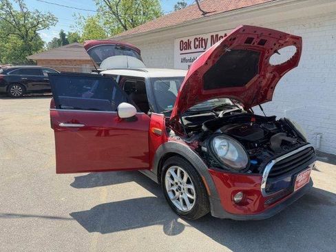 Used 2018 MINI Cooper 4-Door Hardtop FWD image 9