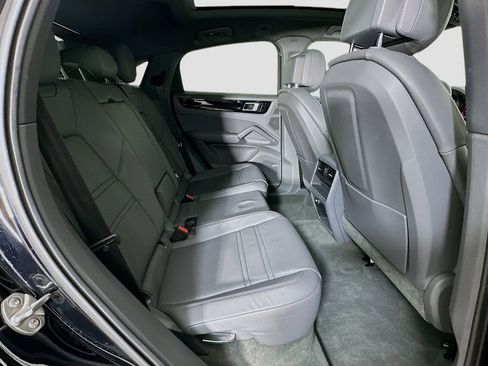 Used 2021 Porsche Cayenne Coupe image 29
