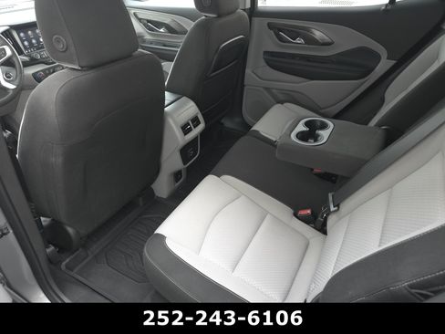 Used 2024 GMC Terrain SLE w/ Driver Convenience Package FWD image 24