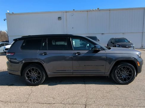 Used 2023 Jeep Grand Cherokee L Summit image 15