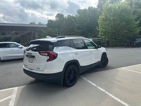 Used 2024 GMC Terrain SLT w/ Tech Package AWD/4WD image 4