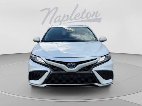 Used 2022 Toyota Camry XSE FWD image 2