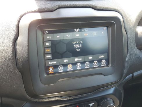 Used 2020 Jeep Renegade Latitude image 28