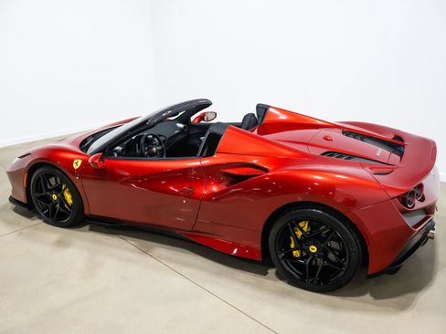 Used 2022 Ferrari F8 Tributo RWD image 19